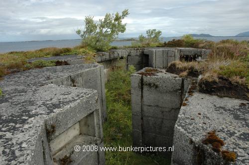 © bunkerpictures - Searchlight emplacement